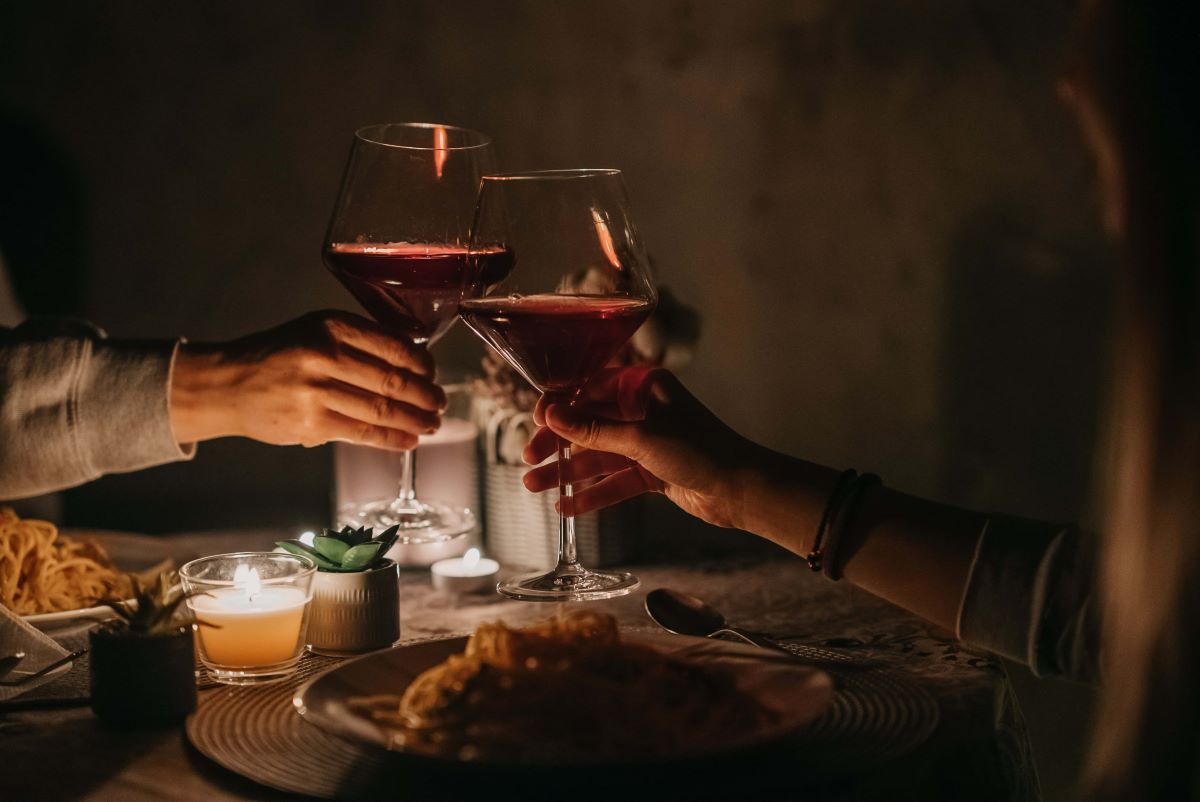 How to Prepare a Romantic Dinner in Your Home