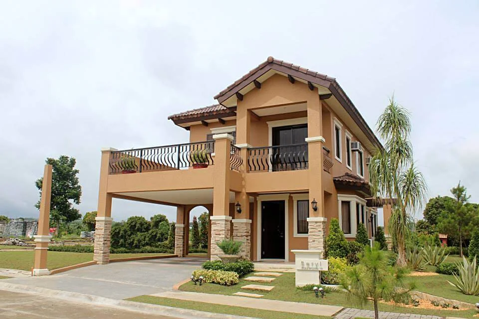 Beryl Beryl-House-Model-by-Crown-Asia
