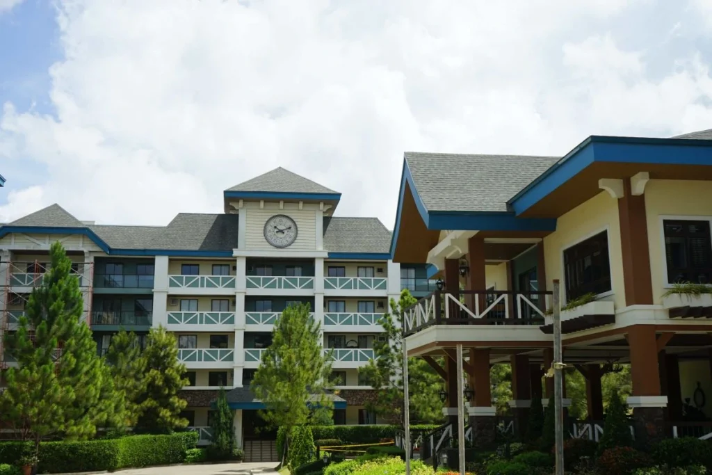 Pine Suites Tagaytay by Crown Asia