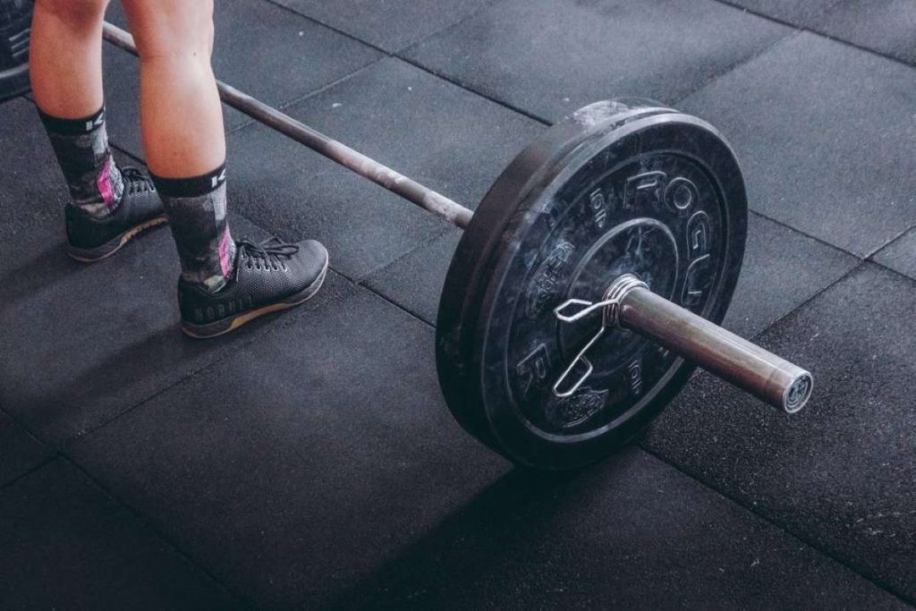photo of a person preparing for weightlifting