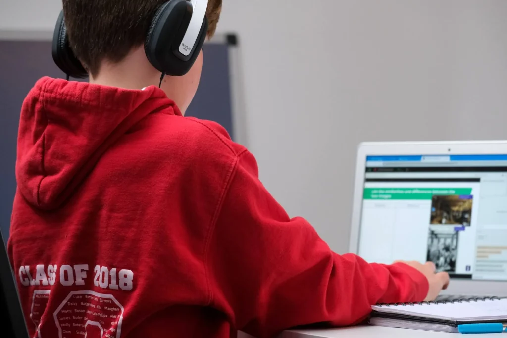 Advantages of Home Schooling Advantages of Home Schooling
