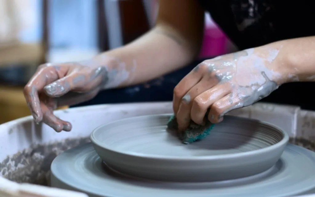 Benefits of joining a pottery workshop and making pottery
