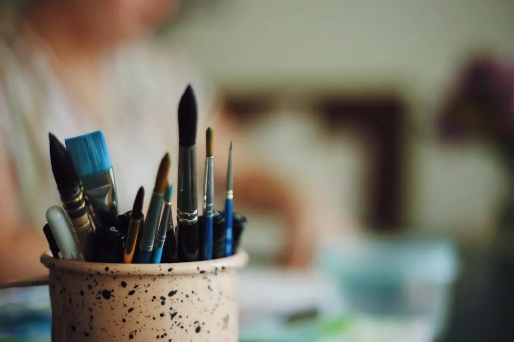 Collaborate on an arts and crafts project at home Collaborate on an arts and crafts project at home
