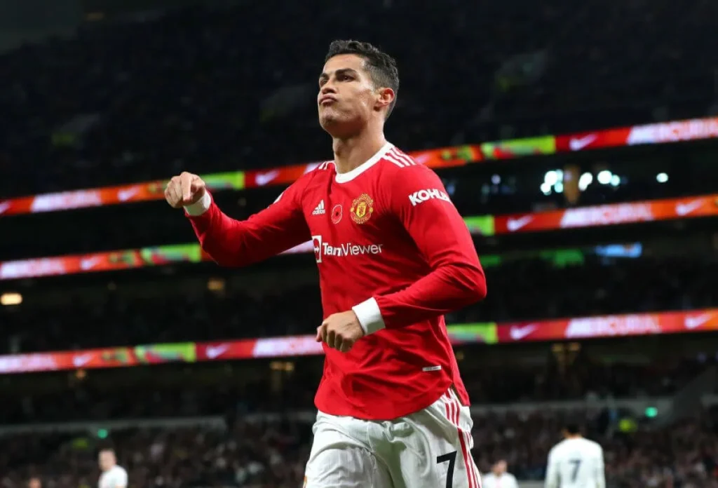 Cristiano-Ronaldo-celebrating