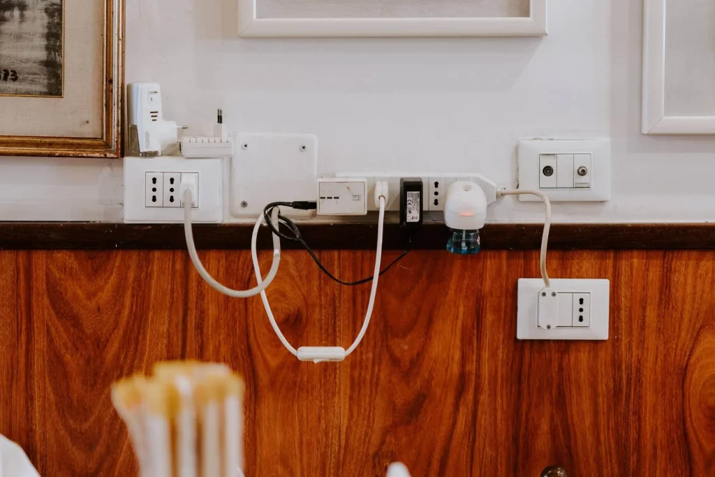 Do not use worn out cords Do-not-use-worn-out-cords