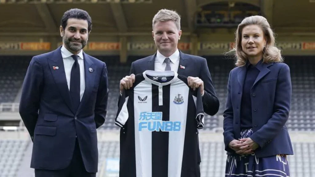 Eddie-Howe-with-Newcastles-new-owners