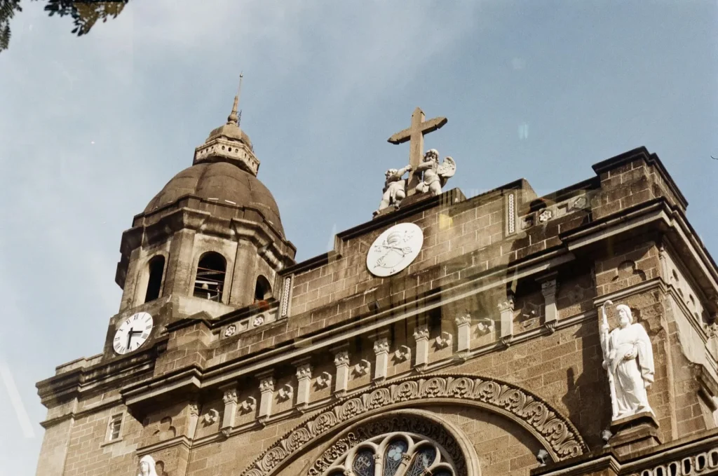 Manila-Cathedral-popular-holy-week-destination