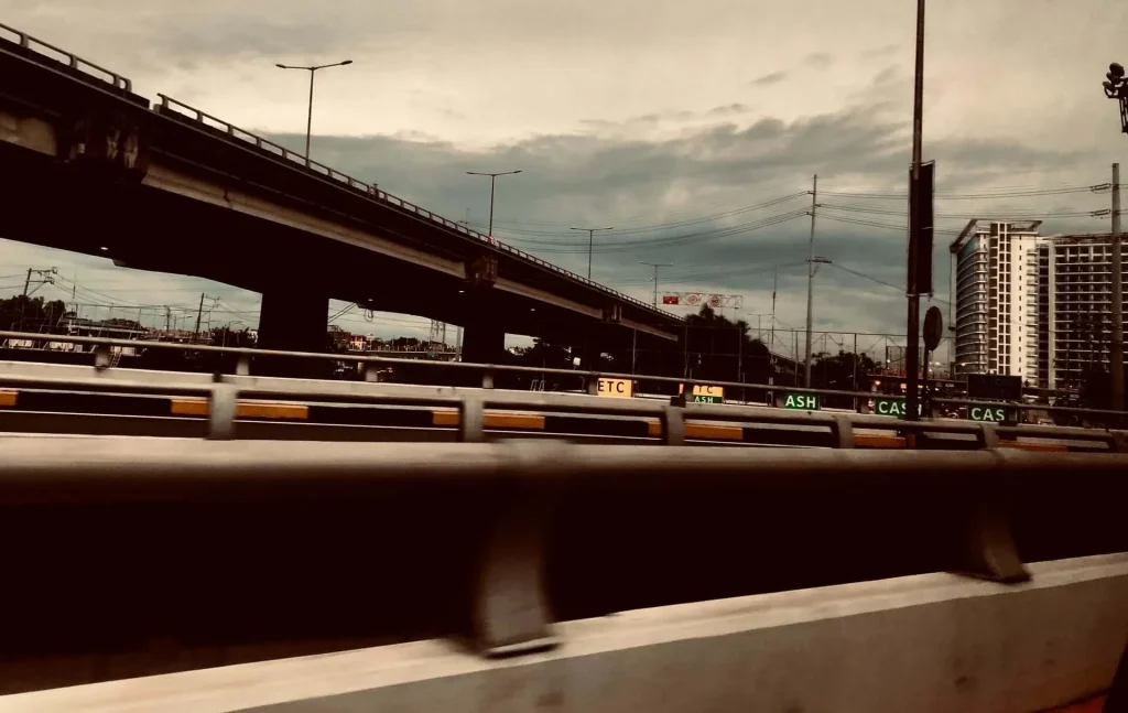 Where-is-the-MCX-located-and-Is-it-connected-to-the-South-Luzon-Expressway