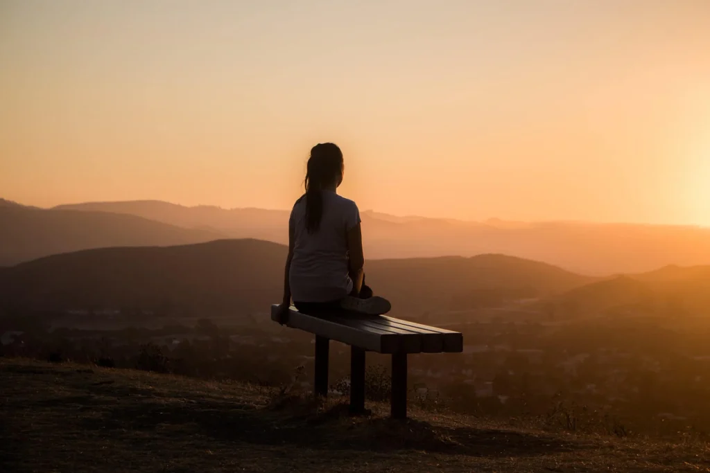 Woman-overlooking-a-mountain