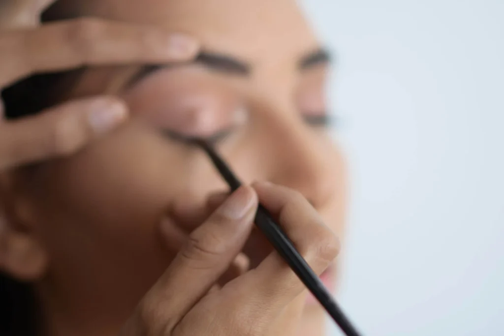 applying makeup 2 applying-makeup-2