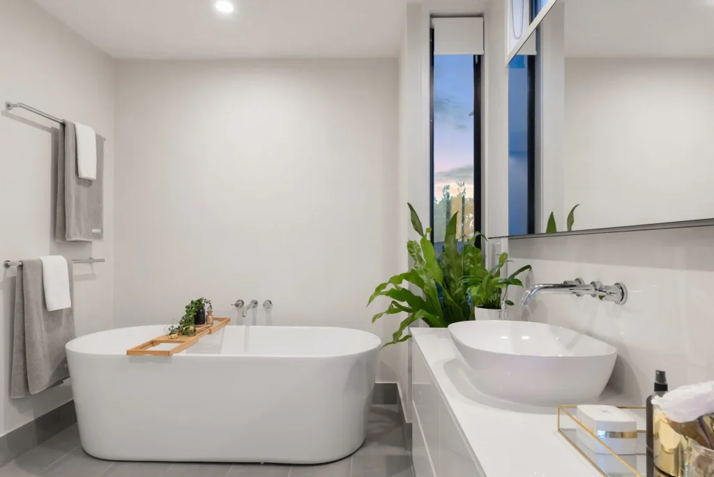 bathtub and sink bathtub-and-sink