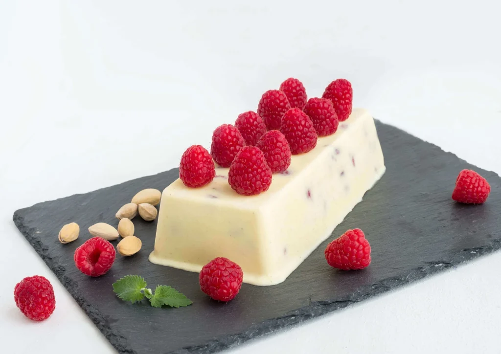 cheese-ice-cream-with-fresh-raspberry-and-pistachi-2021-08-26-16-17-18-utc-min