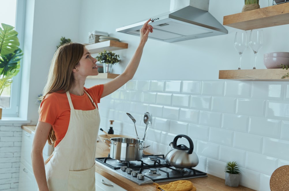 Clear Cooking Smells With A Stunning Feature Kitchen Extractor