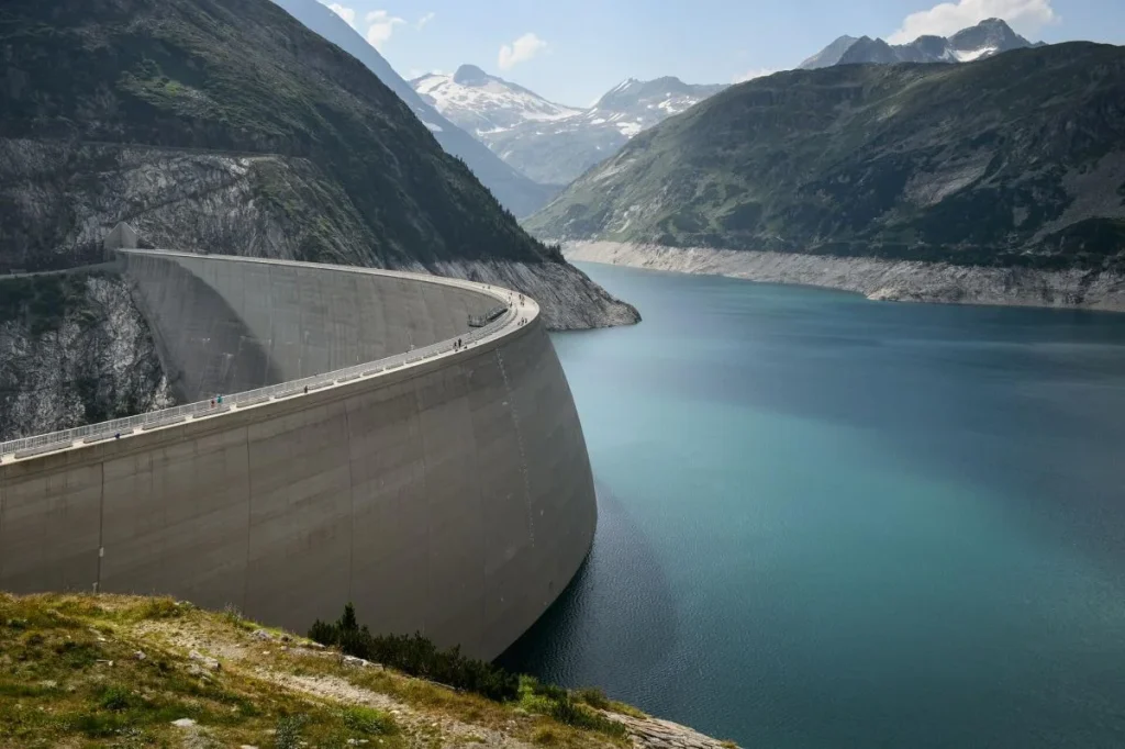 photo of a dam