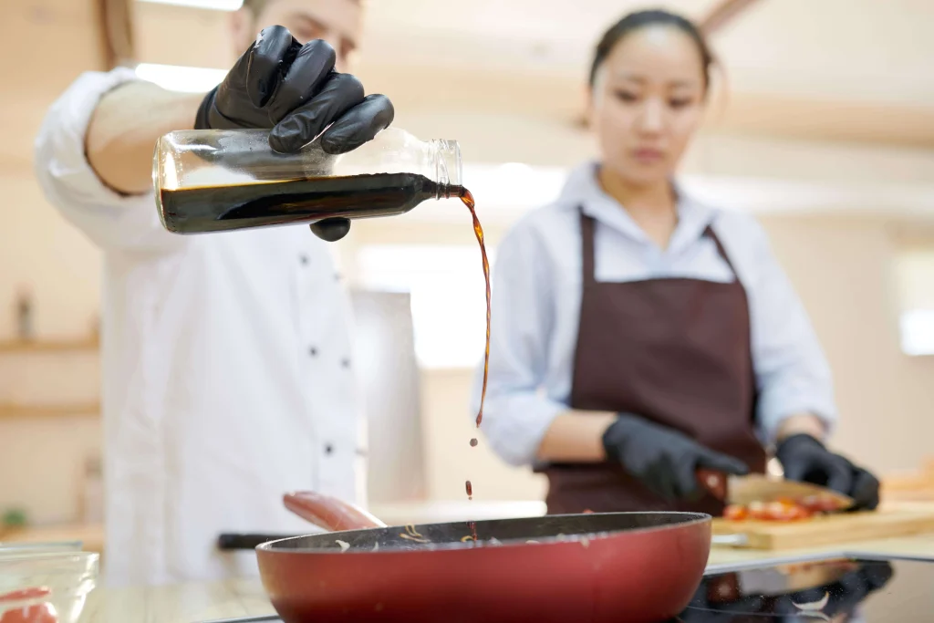 pouring-dark-soy-sauce-light-soy-sauce