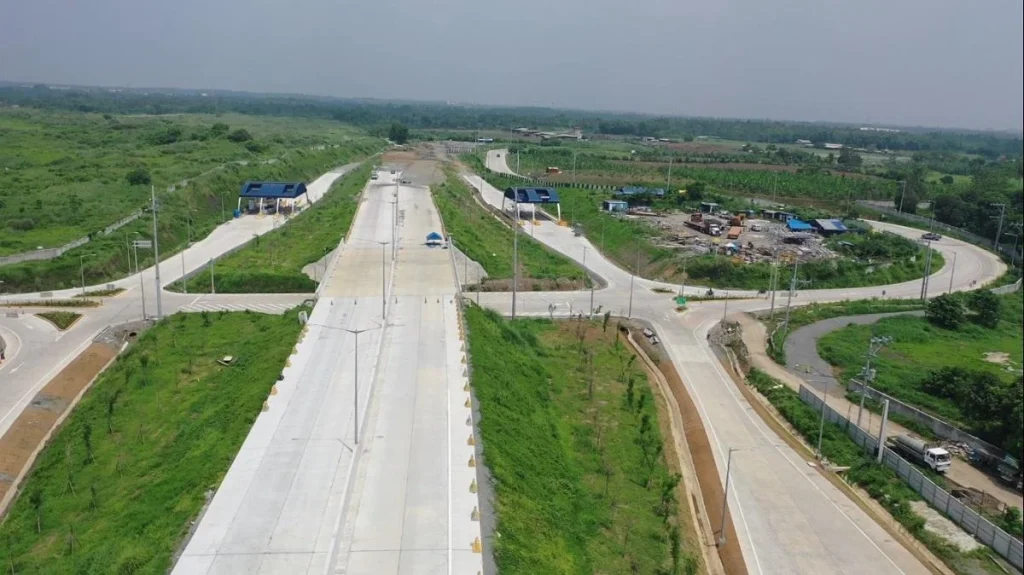 CALAX Silang Interchange