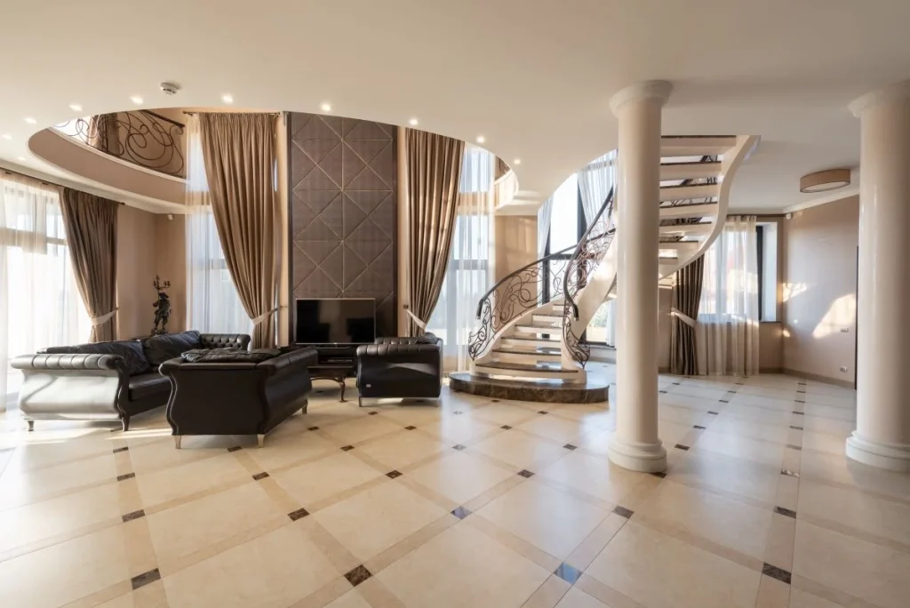 Characteristics of Luxury Estates Characteristics of Luxury Estates