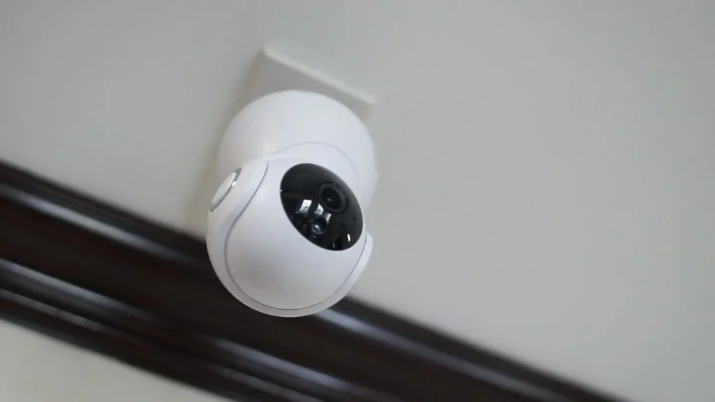 Smart CCTV- motion sensing CCTV that allows you to listen and speak to people in the room