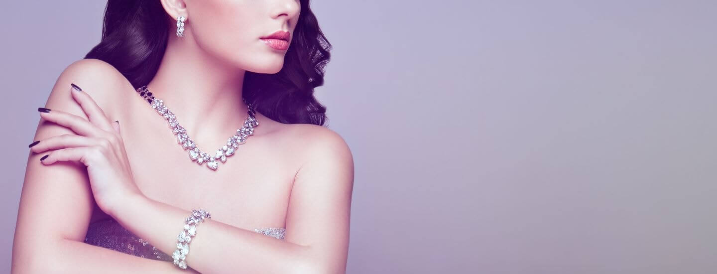 Essential jewelry pieces to complete your look