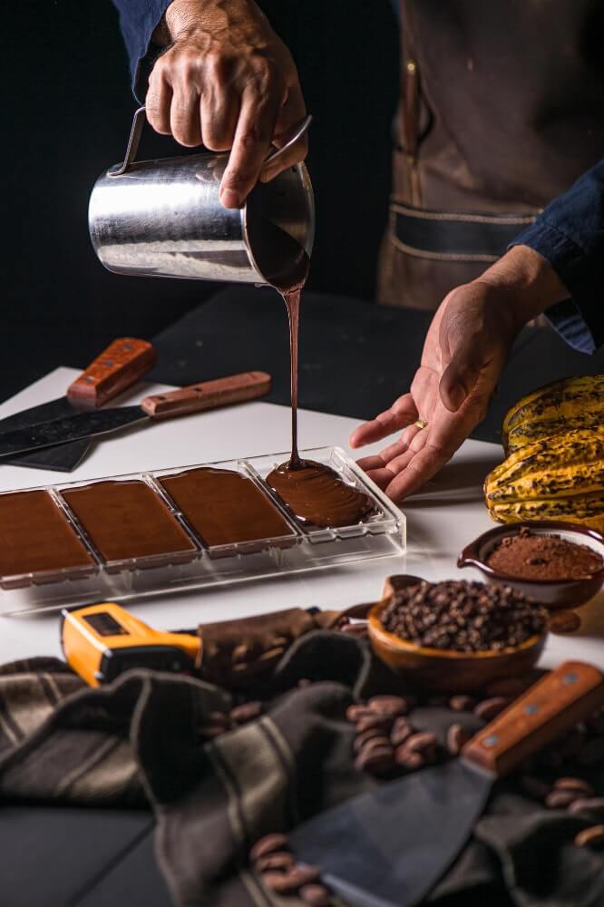 Chocolate production from artisan chocolates 