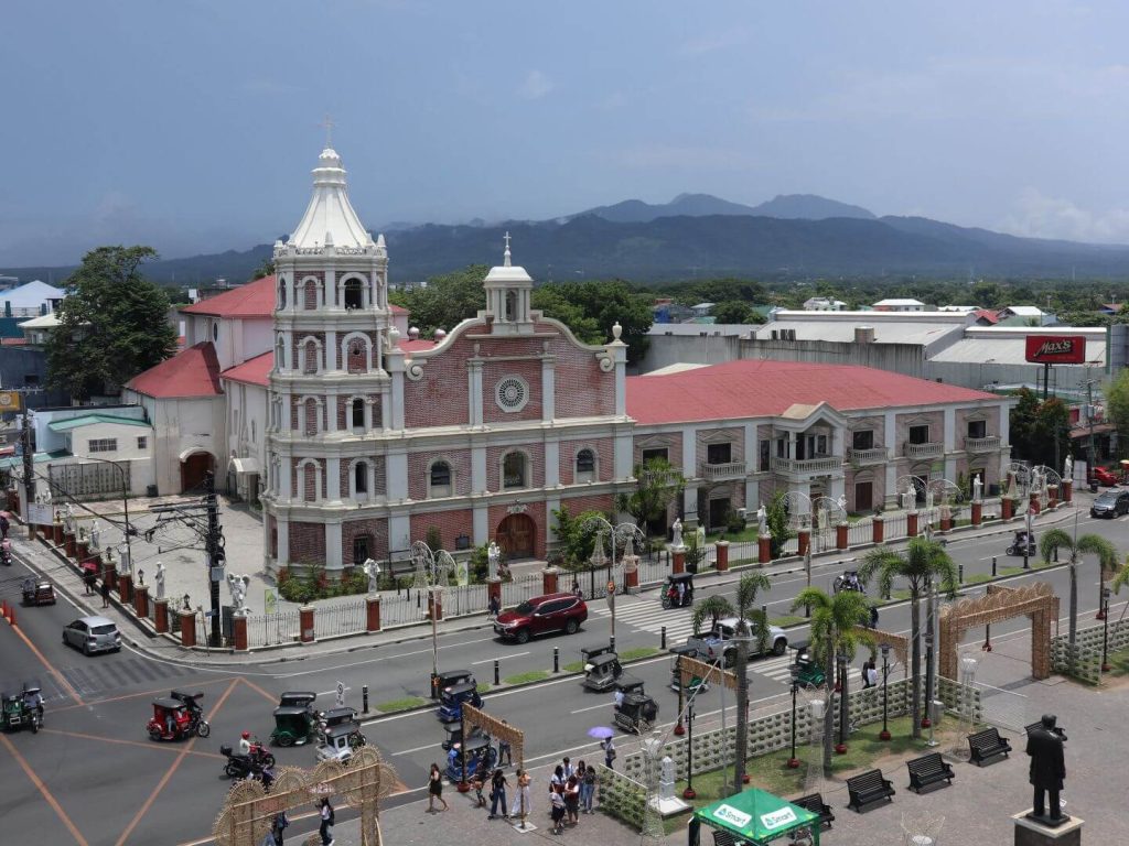 Draw up a sample itinerary before traveling to Bataan to maximize your trip.