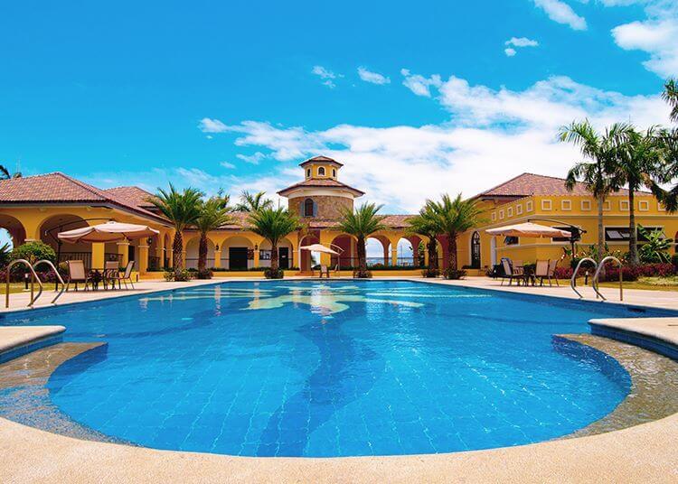 Valenza by Crown Asia, strategically situated in Santa Rosa, Laguna, offers lifestyle amenities for its residents' recreation.